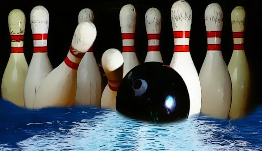 «Una boccia da bowling apre il Mar Rosso» di Riccardo Ielmini
